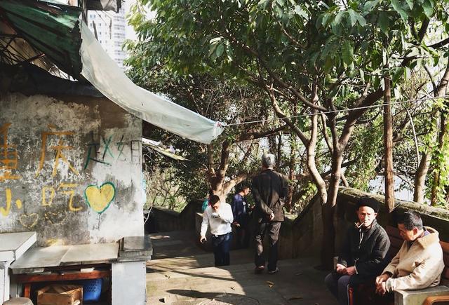 关喆香港演出辞旧迎新 新、老曲目齐唱响展现不俗实力“beat365”(图3) 关喆香港演出辞旧迎新 新、老曲目齐唱响展现不俗实力“beat365”(图3)